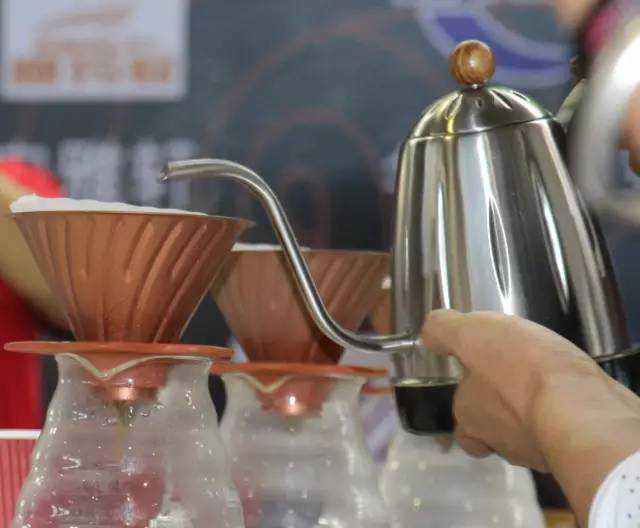 热烈祝贺唯咖啡代表参加2015中国咖啡联盟杯--咖啡冲煮大赛