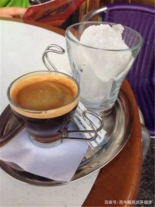 Café con Hielo 