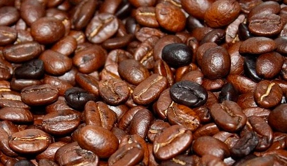同一批次烘焙的咖啡豆中有几颗是烧糊的